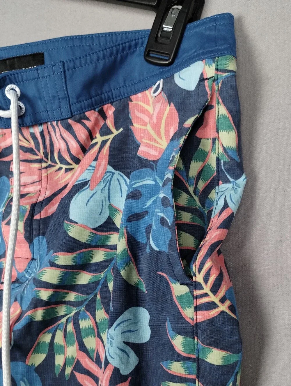 American Eagle Board Shorts Swim Trunks Size Small Hawaiian Floral Tropical